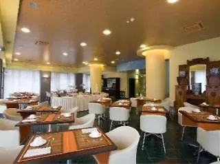 فندق Senator 4*