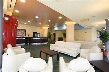 Senator فندق 4*