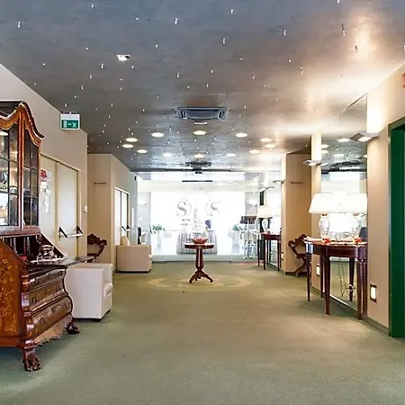 Senator Hotel
