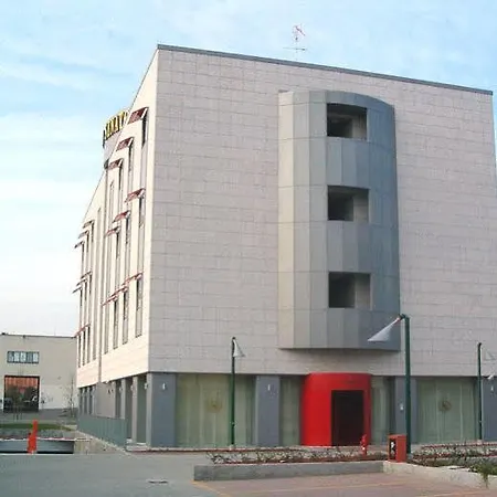 Senator Hotel 4*